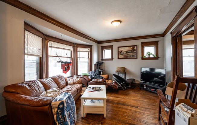 1831 Kenwood Rare Lower across from UWM
