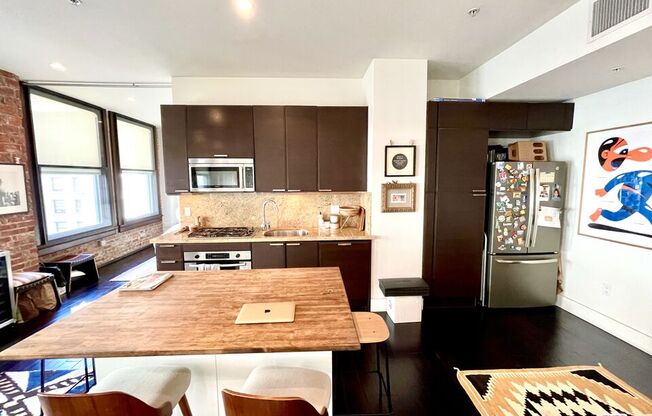 2 beds, 2 baths, 860 sqft, $2,750, Unit 614
