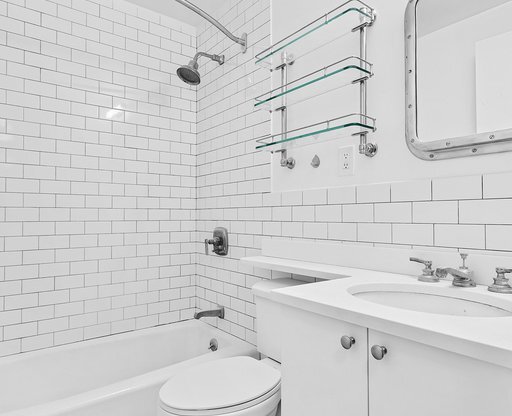 1 bed, 1 bath, $4,600, Unit 31G