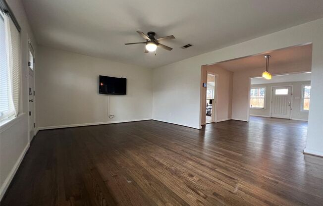 Amazing Home with Pool in the Heart of Oak Forest!