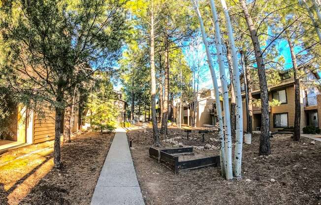 Courtyard at at University West Apartments in Flagstaff AZ 2021