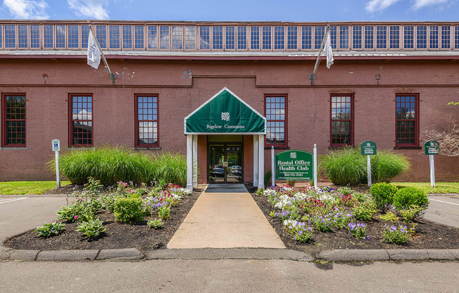 Entrance to leasing center | Bigelow Commons
