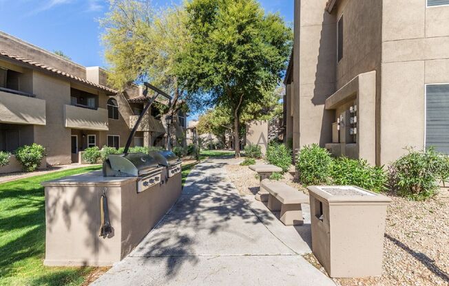 2 beds, 2 baths, 1,010 sqft, $1,600, Unit 1046
