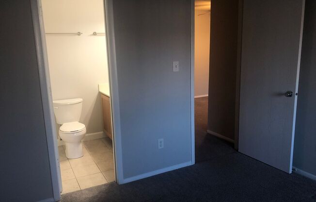 2 beds, 2 baths, 1,042 sqft, $1,249, Unit 5731B