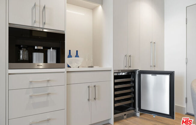 1 bed, 1 bath, 720 sqft, $4,195, Unit 310