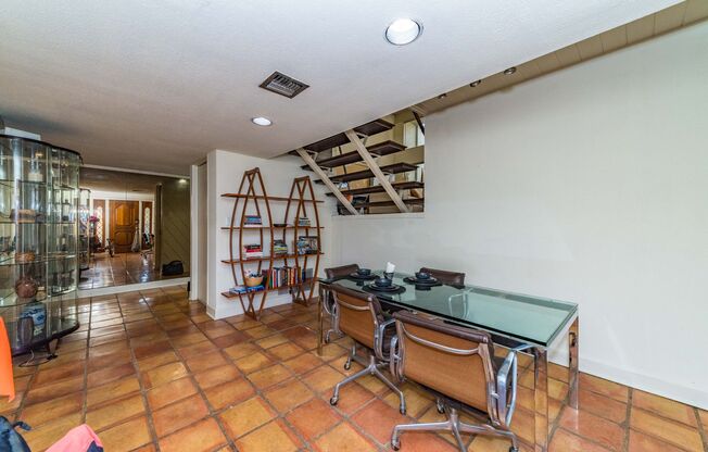 FURNISHED 2-BEDROOM TERRELL HEIGHTS CONDO