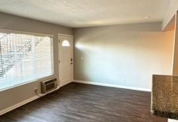 1 bed, 1 bath, 700 sqft, $1,985, Unit 312-13 upper unit