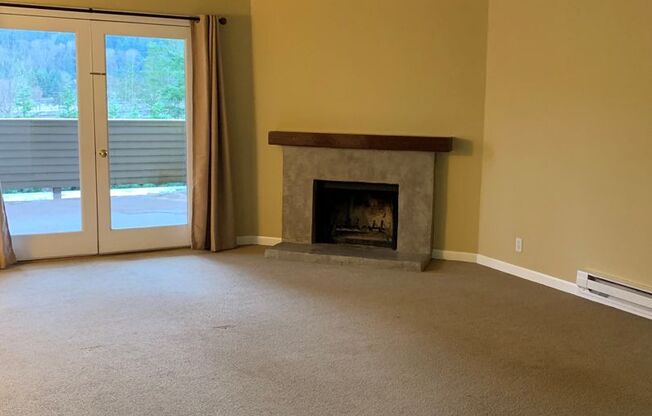 Spacious 1 Bedroom Near Kirkland Waterfront!