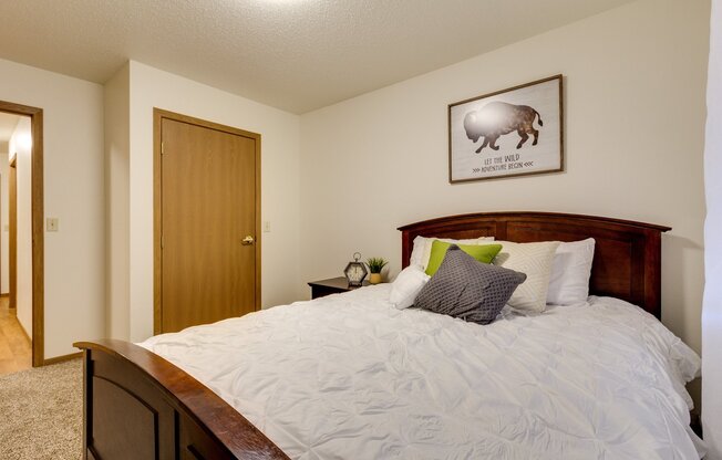 2 beds, 1 bath, 888 sqft, $1,040, Unit 1704-310