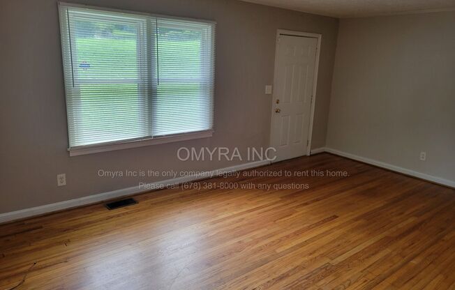 Charming 3 Bedroom Home in Brookhaven!