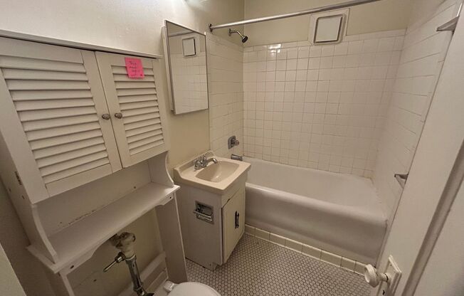 1 bed, 1 bath, $1,075, Unit 3