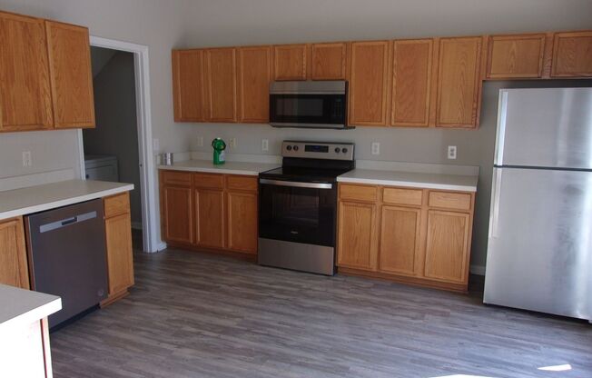 3 Bedroom / 2.5 Bathroom with 2 car garage at Bluffton Park