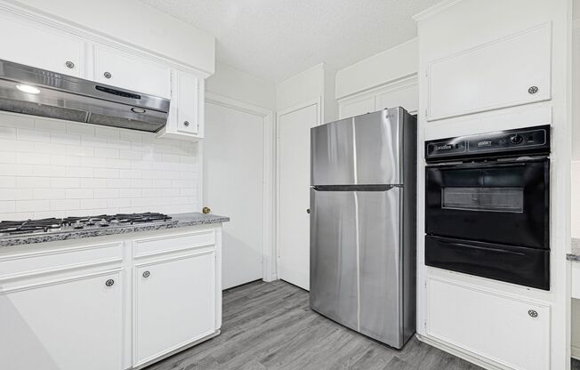 Tranquil Lakeside Living in Conroe!
