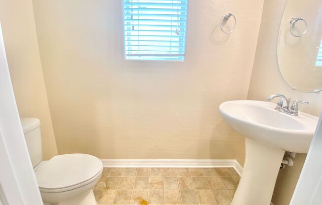 WONDERFUL HENDERSON HOME 3 BEDROOM / 2.5 BATH TWO STORY HOME WITH 2 CAR GARAGE
