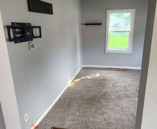 4 beds, 1 bath, $1,100