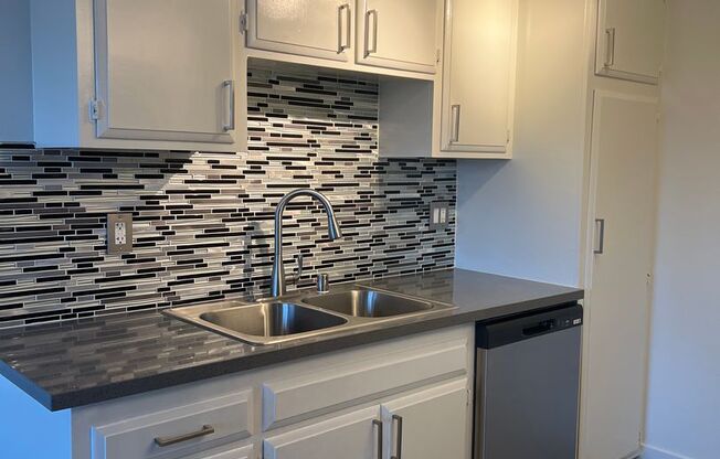 1 bed, 1 bath, 900 sqft, $2,025, Unit 381-35