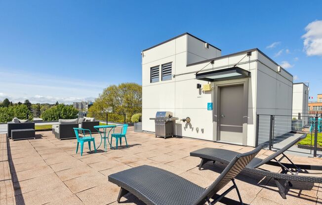 Studio, 1 bath, 380 sqft, $1,695, Unit 215