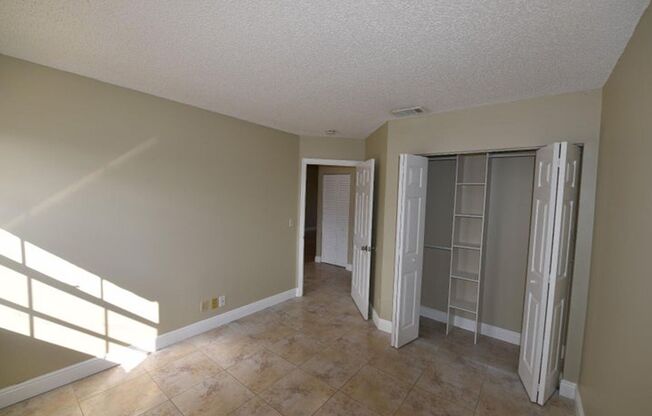 3 beds, 2 baths, $3,000, Unit # L 208