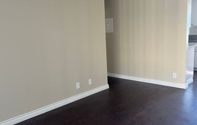 2 beds, 1 bath, $2,150, Unit 19