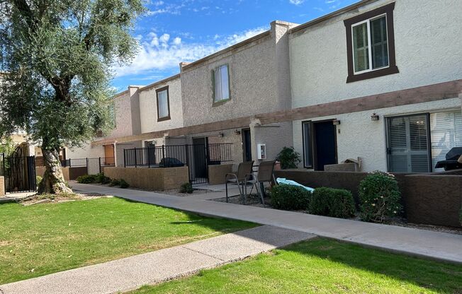 Stunning updated 2 Bedroom, 2 Bathroom, 2 car garage in heart of downtown Scottsdale