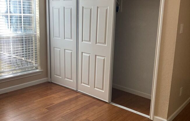 Renovated 2 Bedroom Condo at The Oaks of Lakewood