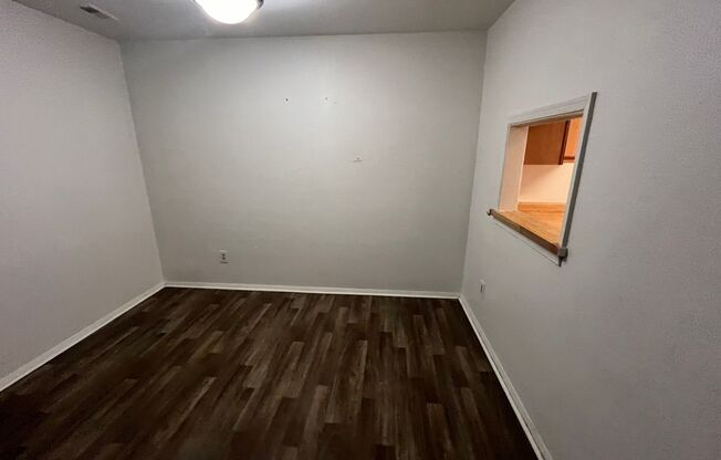 3 beds, 1.5 baths, 1,202 sqft, $1,389, Unit 677