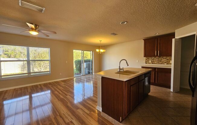 Seven Oaks 2/2.5 Townhouse