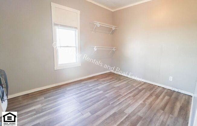 354 W 9th st