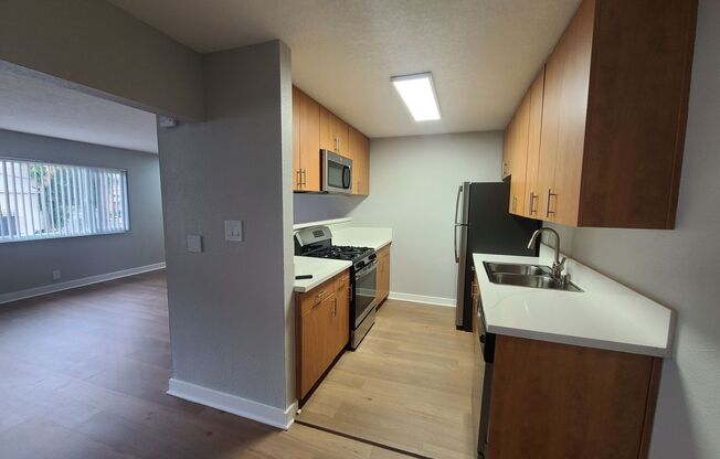 1 bed, 1 bath, 895 sqft, $2,555, Unit 4720-29
