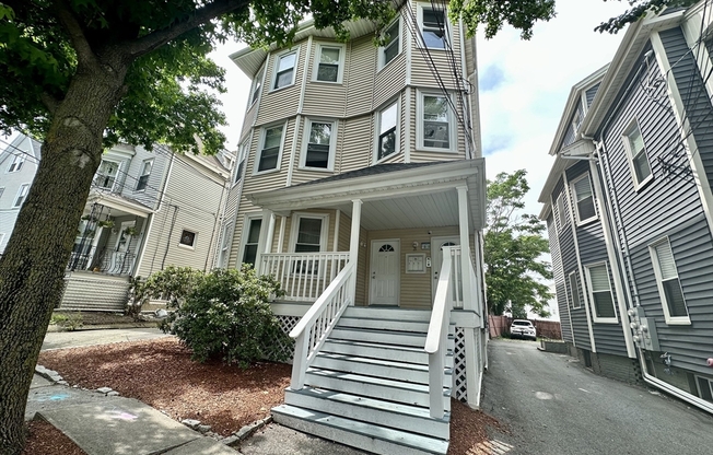 21 MACARTHUR ST