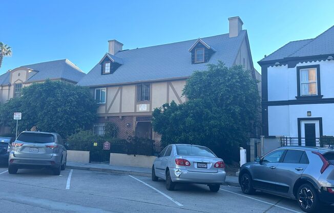 1772-1782 ORCHID AVE.