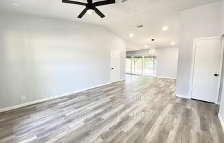 1426 S BELT LINE RD
