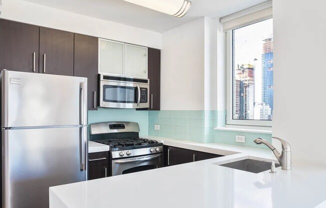 344 W 37 ST