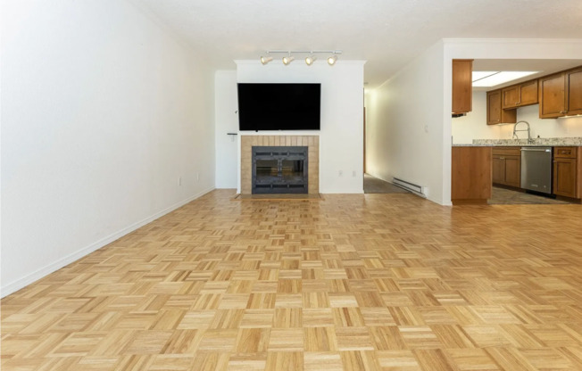 2 bed, 2 bath rental condo in Lake Oswego Mountain Park Neighborhood!