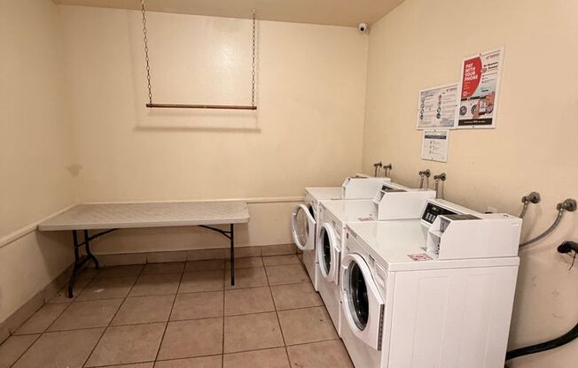 2 Bed, 2 Bath Fullerton Condo For Rent w/ AC & Garage!