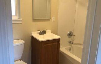 1 bed, 1 bath, 631 sqft, $825, Unit 16