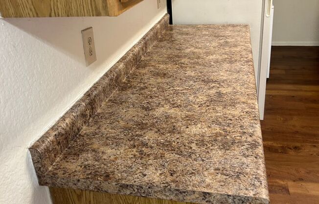 2 beds, 2 baths, 957 sqft, $1,015, Unit 62