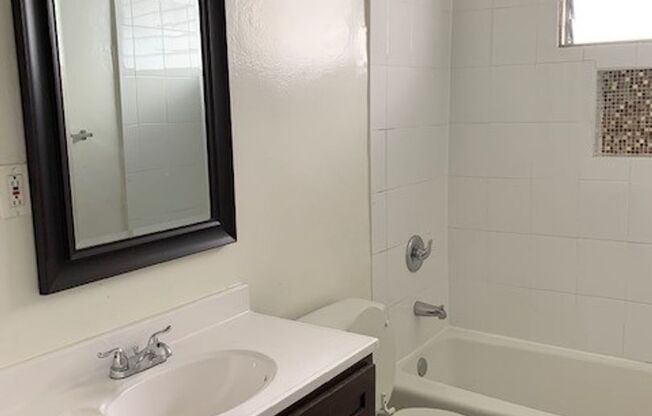 1 bed, 1 bath, $2,225, Unit 07