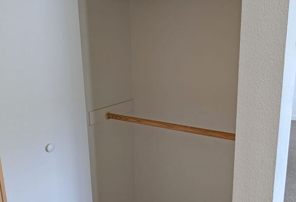 Studio, 1 bath, 350 sqft, $995, Unit 307