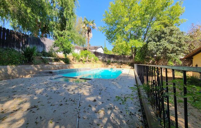 Beautiful 2-Story South Redlands Home with 3 Bedrooms and a Family Room!