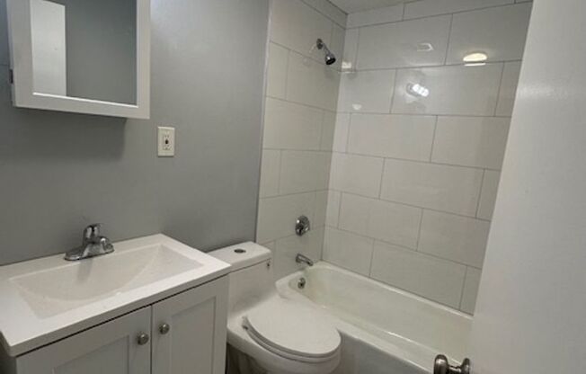 1 bed, 1 bath, $2,150, Unit 4