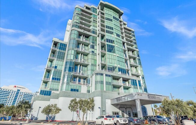 Fabulous Highrise Condo with Stripe Views!