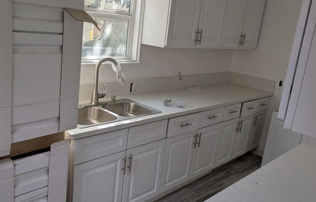 ☀️Newly Remodeled 2 Bed / 1 Bath Apartment Unit  – Great Layout