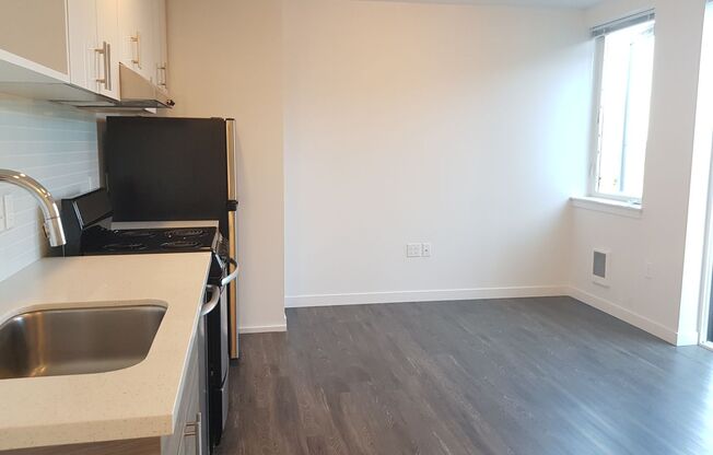 1 bed, 1 bath, 325 sqft, $1,655, Unit 510
