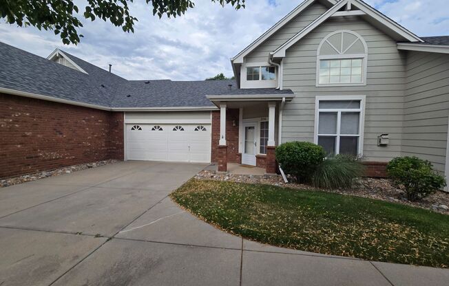 Bright and open Condo, walking distance to N-line Light Rail