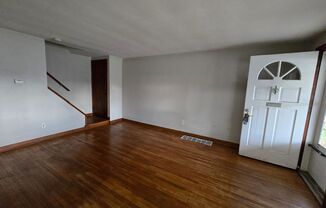 3 beds, 1 bath, $1,300