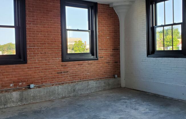 2 beds, 1 bath, 912 sqft, $1,317, Unit 609W