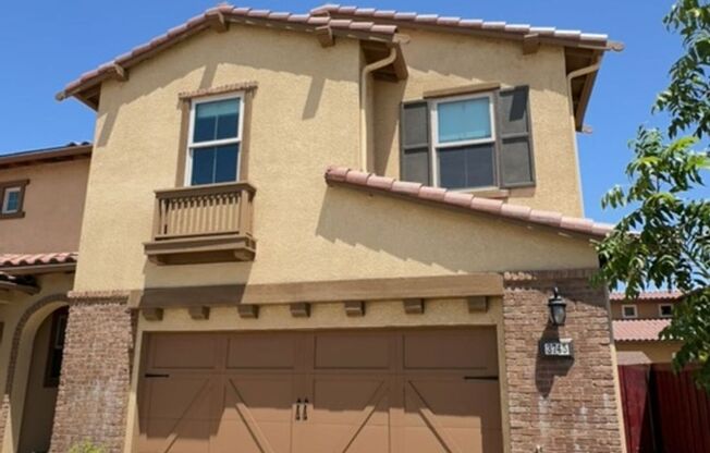 Available now! Beautiful Newer Home in Manteca with LAKE ACCESS!!!