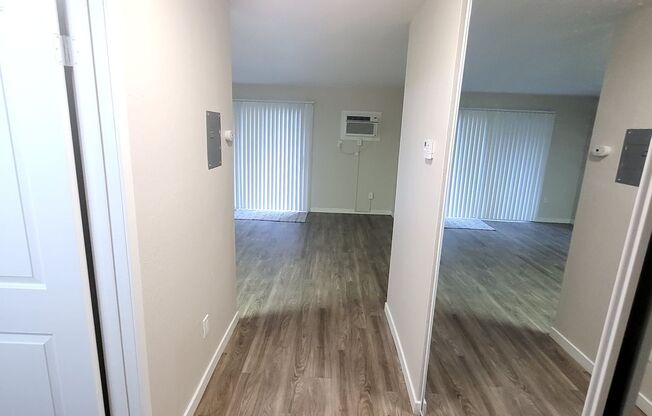 Studio, 1 bath, 360 sqft, $1,325, Unit 54