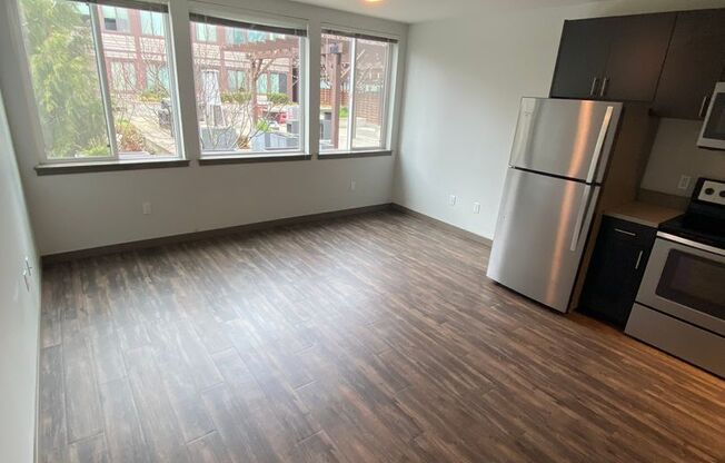 Studio, 1 bath, 489 sqft, $1,615, Unit 136